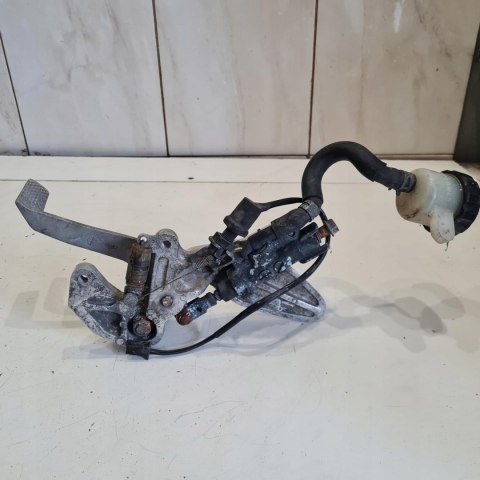 YAMAHA YZF 600 THUNDERCAT SET PODNÓŻEK POMPA HAMULCOWA KPL YAMAHA YZF 600 THUNDERCAT SET PODNÓŻEK POMPA HAMULCOWA KPL