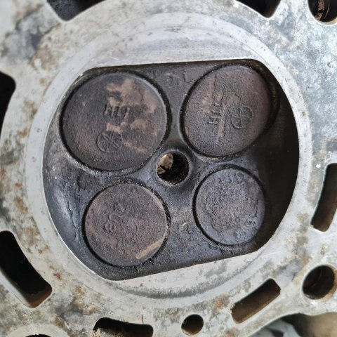 YAMAHA XZ 550 GŁOWICA WAŁKI ZAWORY KPL YAMAHA XZ 550 GŁOWICA WAŁKI ZAWORY KPL