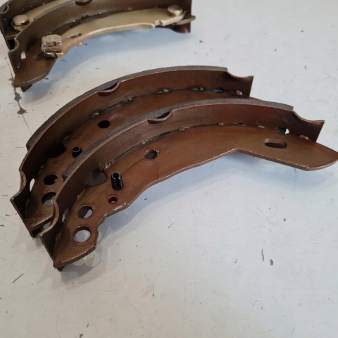 CITROEN XSARA PEUGEOT 205 306 309 SZCZĘKI HAMULCOWE 919.427