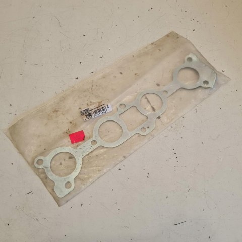 MAZDA 323 BA 1.5 16V USZCZELKA KOLEKTORA WYDECHOWEGO