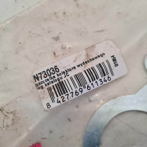 MAZDA 323 BA 1.5 16V USZCZELKA KOLEKTORA WYDECHOWEGO