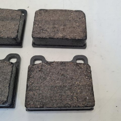 AUDI 80 B2 VW GOLF I JETTA I KLOCKI HAMULCOWE ROULUNDS 459885 AUDI 80 B2 VW GOLF I JETTA I KLOCKI HAMULCOWE ROULUNDS 459885