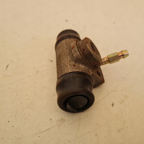 AUDI 100 C2 C3 CYLINDEREK HAMULCOWY C5W018FL AUDI 100 C2 C3 CYLINDEREK HAMULCOWY C5W018FL