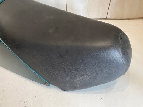 DERBI VAMOS 50 125 SIEDZENIE FOTEL KANAPA OWIEWKA OSŁONA PLASTIK