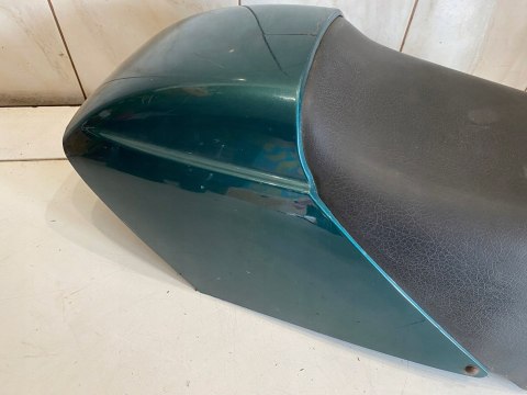 DERBI VAMOS 50 125 SIEDZENIE FOTEL KANAPA OWIEWKA OSŁONA PLASTIK