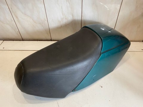 DERBI VAMOS 50 125 SIEDZENIE FOTEL KANAPA OWIEWKA OSŁONA PLASTIK