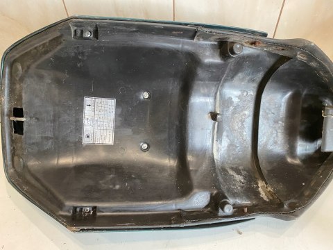 DERBI VAMOS 50 125 SIEDZENIE FOTEL KANAPA OWIEWKA OSŁONA PLASTIK