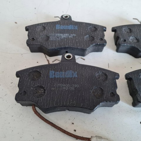 FIAT CROMA 85-88 KLOCKI HAMULCOWE KPL BENDIX 571426B FIAT CROMA 85-88 KLOCKI HAMULCOWE KPL BENDIX 571426B