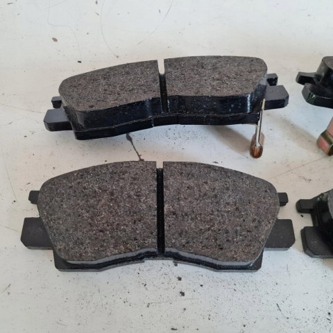 MITSUBISHI GALANT IV V VI ECLIPSE I II KLOCKI HAMULCOWE KPL BENDIX 572282B MITSUBISHI GALANT IV V VI ECLIPSE I II KLOCKI HAMULCOWE KPL BENDIX 572282B