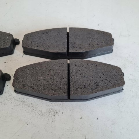 NISSAN PATROL III KLOCKI HAMULCOWE KPL BENDIX 572361B NISSAN PATROL III KLOCKI HAMULCOWE KPL BENDIX 572361B