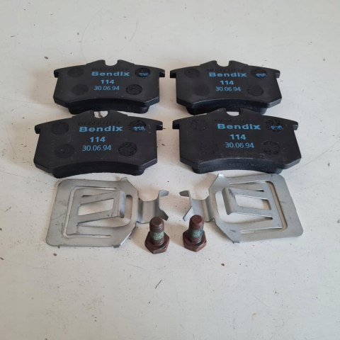 PEUGEOT 405 KLOCKI HAMULCOWE KPL BENDIX 571513B PEUGEOT 405 KLOCKI HAMULCOWE KPL BENDIX 571513B