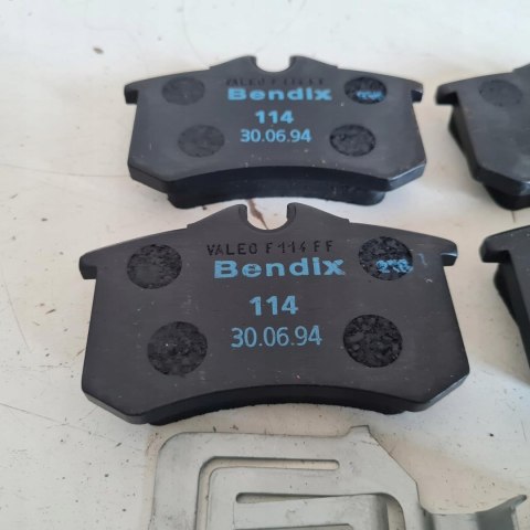 PEUGEOT 405 KLOCKI HAMULCOWE KPL BENDIX 571513B PEUGEOT 405 KLOCKI HAMULCOWE KPL BENDIX 571513B
