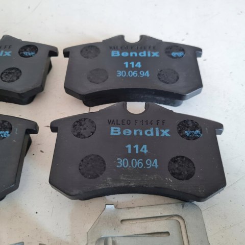 PEUGEOT 405 KLOCKI HAMULCOWE KPL BENDIX 571513B PEUGEOT 405 KLOCKI HAMULCOWE KPL BENDIX 571513B