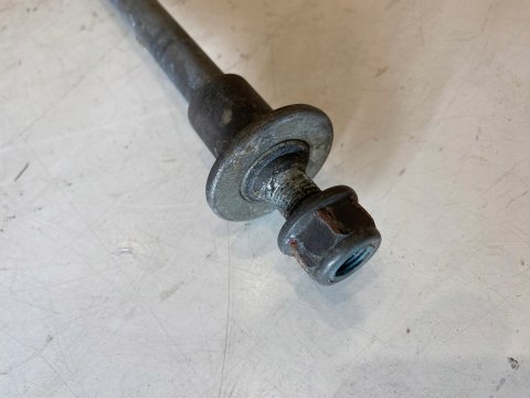 SUZUKI GSXF GSX 600F GSX-F 600 750 SZPILKA OŚ OŚKA