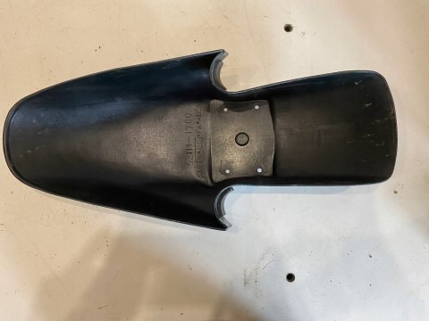 SUZUKI RF 900 R 1996 BŁOTNIK PRZÓD PRZEDNI NADKOLE SUZUKI RF 900 R 1996 BŁOTNIK PRZÓD PRZEDNI NADKOLE