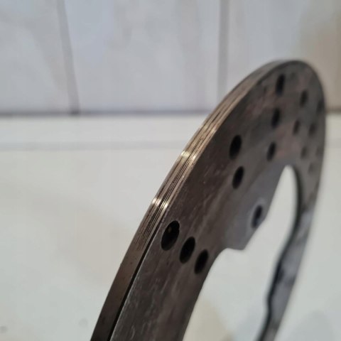 SUZUKI RGV 250 TARCZA HAMULCOWA TYŁ