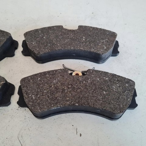 VOLKSWAGEN TRANSPORTER T4 KLOCKI HAMULCOWE KPL BENDIX 571460B VOLKSWAGEN TRANSPORTER T4 KLOCKI HAMULCOWE KPL BENDIX 571460B
