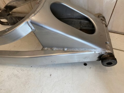 YAMAHA YZF R1 RN01 98-02 WAHACZ TYŁ YAMAHA YZF R1 RN01 98-02 WAHACZ TYŁ