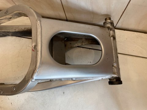 YAMAHA YZF R1 RN01 98-02 WAHACZ TYŁ YAMAHA YZF R1 RN01 98-02 WAHACZ TYŁ