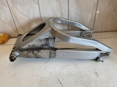 YAMAHA YZF R1 RN01 98-02 WAHACZ TYŁ YAMAHA YZF R1 RN01 98-02 WAHACZ TYŁ