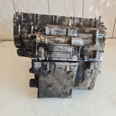 SUZUKI GSXR 600 SRAD KARTER KARTERY BLOK OBUDOWA KORPUS KPL