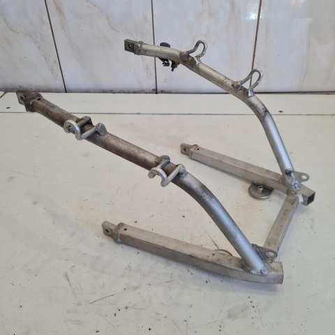SUZUKI GSXR 600 SRAD STELAŻ RAMA TYŁ OGONA ZADUPKA SUZUKI GSXR 600 SRAD STELAŻ RAMA TYŁ OGONA ZADUPKA