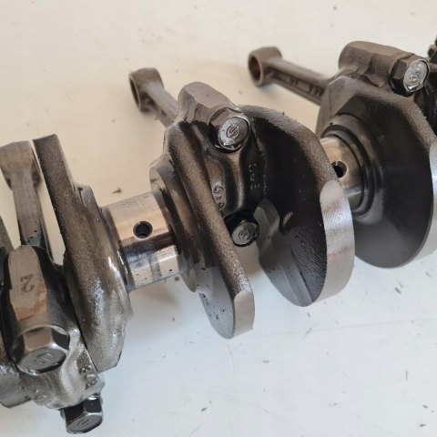 SUZUKI GSXR 600 SRAD WAŁ KORBOWY KORBOWODY KPL SUZUKI GSXR 600 SRAD WAŁ KORBOWY KORBOWODY KPL