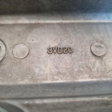 YAMAHA TDM 3VD POKRYWA OSŁONA KAPA DEKIEL OBUDOWA