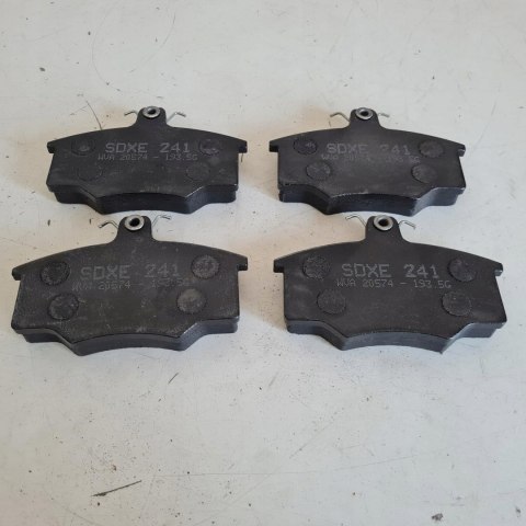 AUDI 80 B2 COUPE KLOCKI HAMULCOWE KPL JURID 571375D AUDI 80 B2 COUPE KLOCKI HAMULCOWE KPL JURID 571375D