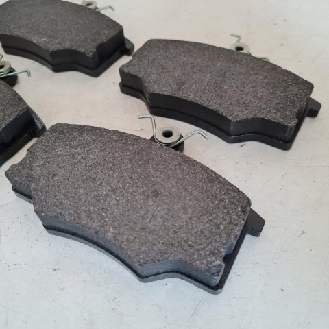 AUDI 80 B2 COUPE KLOCKI HAMULCOWE KPL JURID 571375D AUDI 80 B2 COUPE KLOCKI HAMULCOWE KPL JURID 571375D