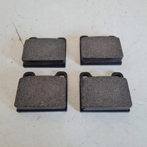 AUDI 80 VW GOLF I JETTA I KLOCKI HAMULCOWE KPL JURID 571232D AUDI 80 VW GOLF I JETTA I KLOCKI HAMULCOWE KPL JURID 571232D