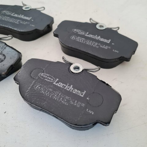 BMW SERIA 3 E30 KLOCKI HAMULCOWE KOMPLET DELPHI LP596 BMW SERIA 3 E30 KLOCKI HAMULCOWE KOMPLET DELPHI LP596