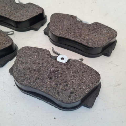 BMW SERIA 3 E30 KLOCKI HAMULCOWE KOMPLET DELPHI LP596 BMW SERIA 3 E30 KLOCKI HAMULCOWE KOMPLET DELPHI LP596