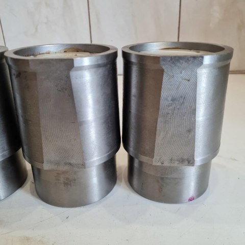 CITROEN XANTIA XSARA PEUGEOT 306 406 1.8 16V TULEJE TŁOKI KPL 0111.Y7 OE CITROEN XANTIA XSARA PEUGEOT 306 406 1.8 16V TULEJE TŁOKI KPL 0111.Y7 OE