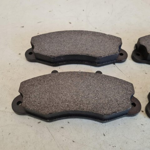 FORD TRANSIT 91-00 KLOCKI HAMULCOWE KPL RAICAM 1.447.0 FORD TRANSIT 91-00 KLOCKI HAMULCOWE KPL RAICAM 1.447.0