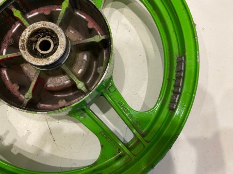 KAWASAKI Z 750 ZX750-E TURBO 84-85 FELGA KOŁO PRZEDNIE PRZÓD PRZEDNIA KAWASAKI Z 750 ZX750-E TURBO 84-85 FELGA KOŁO PRZEDNIE PRZÓD PRZEDNIA
