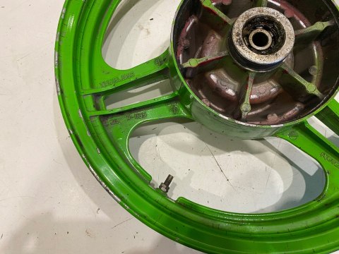 KAWASAKI Z 750 ZX750-E TURBO 84-85 FELGA KOŁO PRZEDNIE PRZÓD PRZEDNIA KAWASAKI Z 750 ZX750-E TURBO 84-85 FELGA KOŁO PRZEDNIE PRZÓD PRZEDNIA