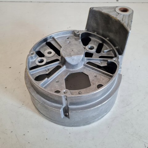 MERCEDES ATEGO AXOR TRAVEGO OBUDOWA ALTERNATORA BOSCH 1125887013 MERCEDES ATEGO AXOR TRAVEGO OBUDOWA ALTERNATORA BOSCH 1125887013