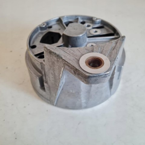 MERCEDES ATEGO AXOR TRAVEGO OBUDOWA ALTERNATORA BOSCH 1125887013 MERCEDES ATEGO AXOR TRAVEGO OBUDOWA ALTERNATORA BOSCH 1125887013
