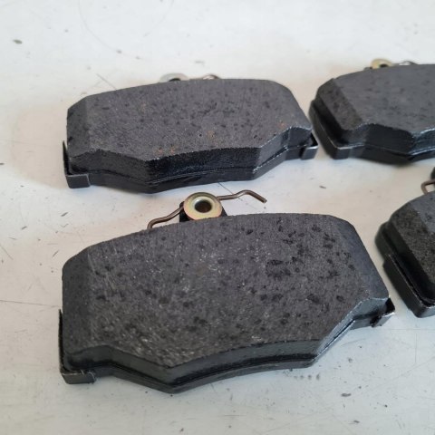 NISSAN PRIMERA P10 P11 ALMERA N16 KLOCKI HAMULCOWE KPL JURID 572122J NISSAN PRIMERA P10 P11 ALMERA N16 KLOCKI HAMULCOWE KPL JURID 572122J