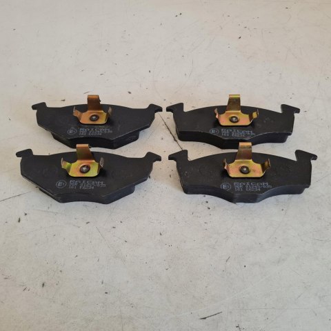 SEAT CORDOBA TOLEDO VW GOLF III KLOCKI HAMULCOWE KPL RAICAM 1.623.0 SEAT CORDOBA TOLEDO VW GOLF III KLOCKI HAMULCOWE KPL RAICAM 1.623.0