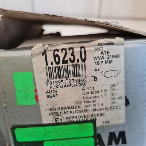 SEAT CORDOBA TOLEDO VW GOLF III KLOCKI HAMULCOWE KPL RAICAM 1.623.0 SEAT CORDOBA TOLEDO VW GOLF III KLOCKI HAMULCOWE KPL RAICAM 1.623.0