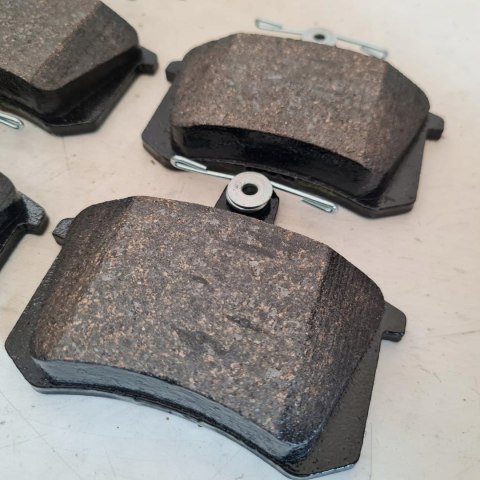 AUDI 80 100 200 A6 C4 A8 D2 KLOCKI HAMULCOWE CIFAM 822-048-0 AUDI 80 100 200 A6 C4 A8 D2 KLOCKI HAMULCOWE CIFAM 822-048-0
