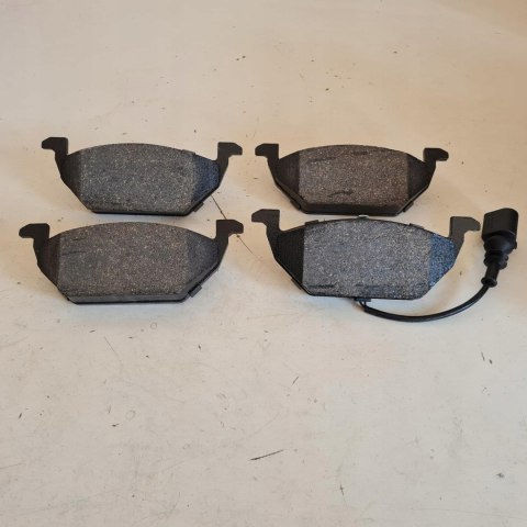 AUDI SEAT SKODA VOLKSWAGEN KLOCKI HAMULCOWE CIFAM 822-211-2 AUDI SEAT SKODA VOLKSWAGEN KLOCKI HAMULCOWE CIFAM 822-211-2
