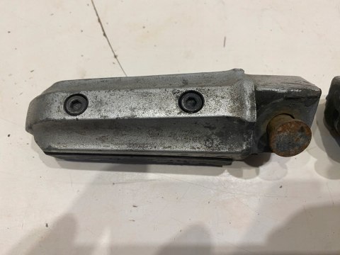 KAWASAKI GPZ 1100 UNI-TRAK U.T. UNITRAK TOP GUN PODNÓŻKI PODNÓŻEK PRAWY LEW