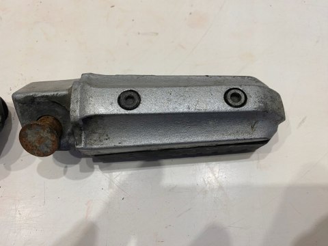 KAWASAKI GPZ 1100 UNI-TRAK U.T. UNITRAK TOP GUN PODNÓŻKI PODNÓŻEK PRAWY LEW