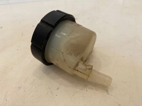 KAWASAKI GPZ 750 ZBIORNICZEK PŁYNU HAMULCOWEGO KAWASAKI GPZ 750 ZBIORNICZEK PŁYNU HAMULCOWEGO