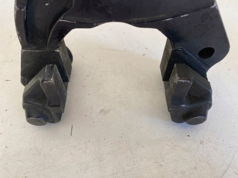KAWASAKI KZ 750 JARZMO UCHWYT MOCOWANIE ZACISKU HAMULCOWEGO KAWASAKI KZ 750 JARZMO UCHWYT MOCOWANIE ZACISKU HAMULCOWEGO