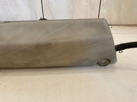 KAWASAKI ZZR 1100 ZBIORNICZEK WYRÓWNAWCZY PŁYNU CHŁODZĄCEGO WODA ZBIORNIK KAWASAKI ZZR 1100 ZBIORNICZEK WYRÓWNAWCZY PŁYNU CHŁODZĄCEGO WODA ZBIORNIK