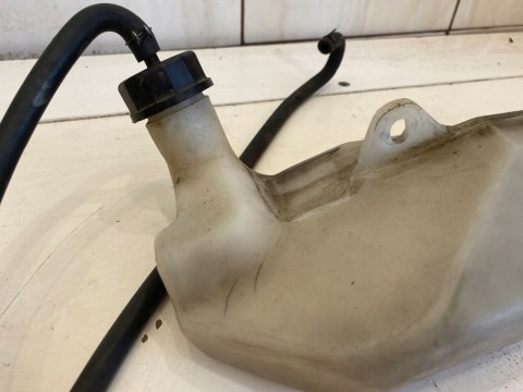 KAWASAKI ZZR 1100 ZBIORNICZEK WYRÓWNAWCZY PŁYNU CHŁODZĄCEGO WODA ZBIORNIK KAWASAKI ZZR 1100 ZBIORNICZEK WYRÓWNAWCZY PŁYNU CHŁODZĄCEGO WODA ZBIORNIK